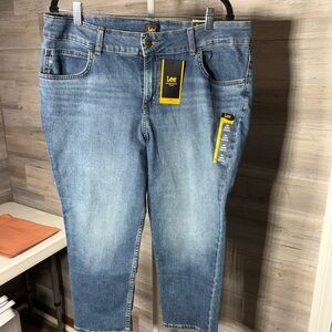 Lee Plus Size Denim Capris NWT 738